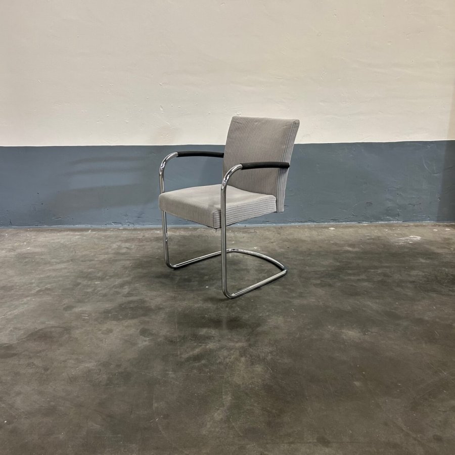Kembo vergaderstoel