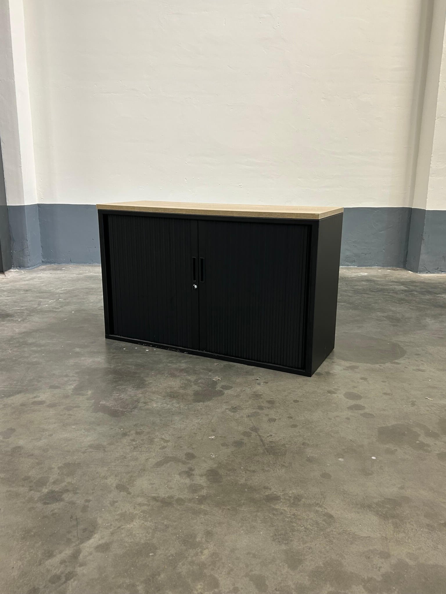 Tweedehands Draaideurkast – 120×69×44 cm – Ceka – Zwart