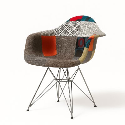 Tweedehands Schatkamer kuipstoel design met patchwork bekleding en metalen onderstel