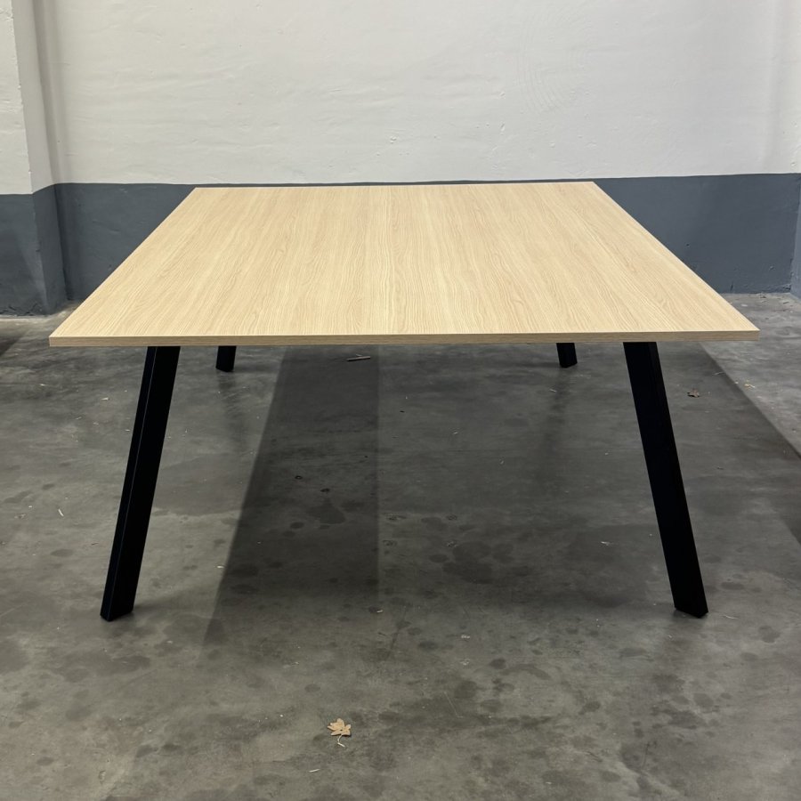 Tweedehands Junto Straight tafel 220x160 – modern & duurzaam - Afbeelding 2