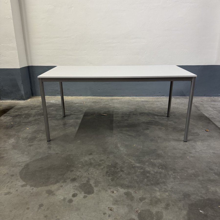 Tweedehands Vepa T30 tafel – stijlvol en duurzaam - Afbeelding 4