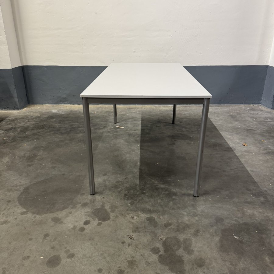 Tweedehands Vepa T30 tafel – stijlvol en duurzaam - Afbeelding 2