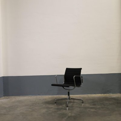 Tweedehands Vitra EA 108 Vergaderstoel - Charles & Ray Eames - Zwart