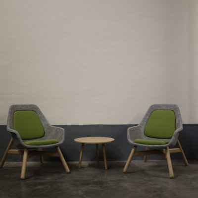Tweedehands Fauteuilset + Bijzettafel - Vepa Felt & Skeef - Grijs/Groen  Korte beschrijving