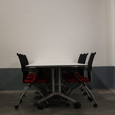 Tweedehands Vergaderset - Wilkhahn Tafel & Comforto Stoelen - Grijs