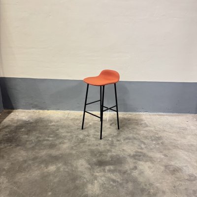 Tweedehands Barkruk – Normann Copenhagen - Form – Oranje