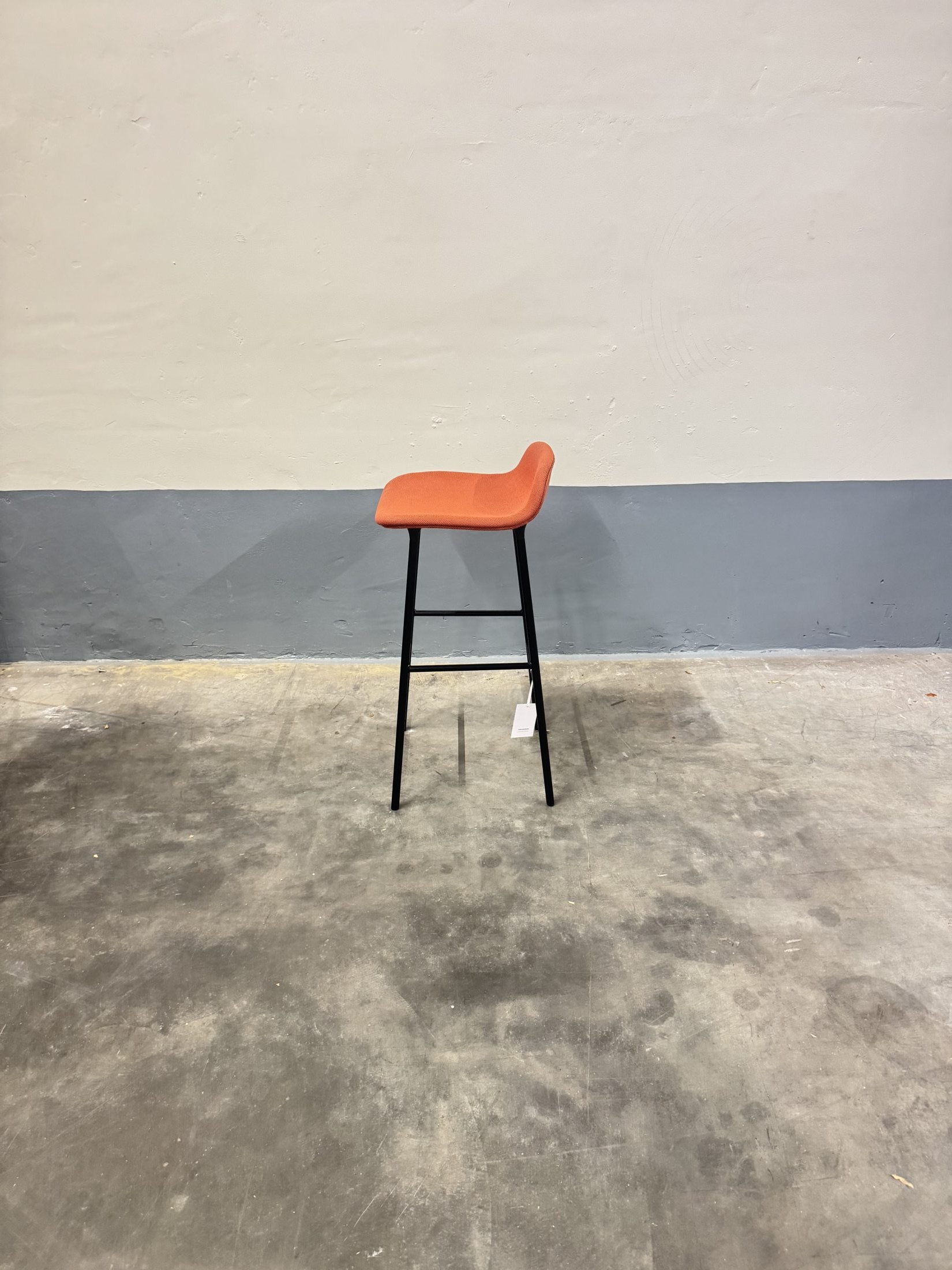 Tweedehands Barkruk – Normann Copenhagen - Form – Oranje - Afbeelding 3